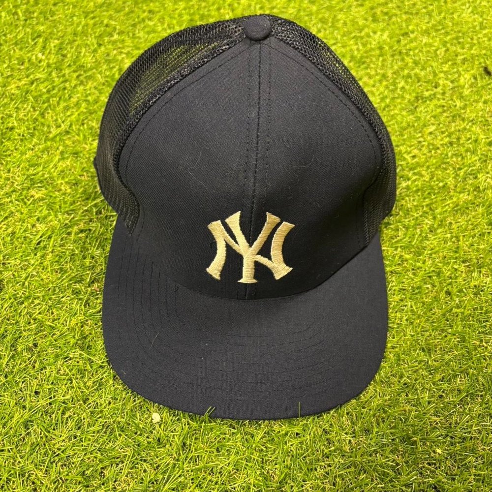 Men's Navy and Blue Hat